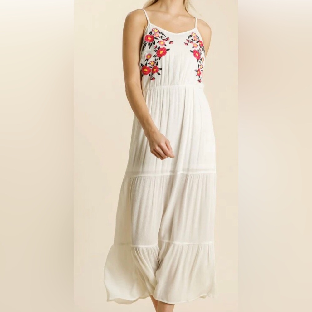 Kelly Renee White Gauze Floral Embroidery maxi Dress
